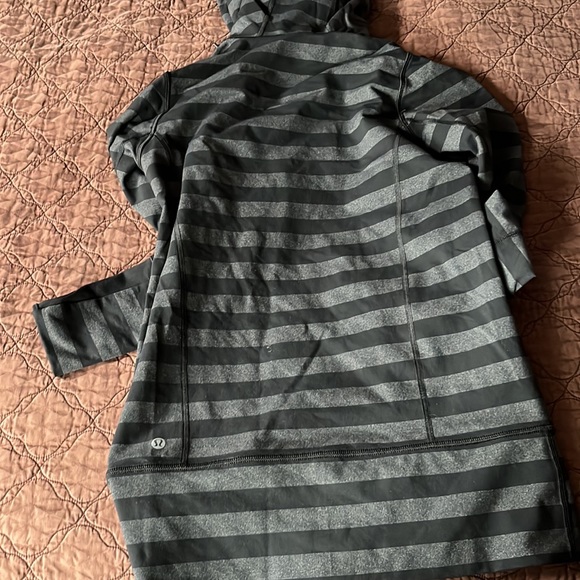 Lululemon jacket - Picture 4 of 4